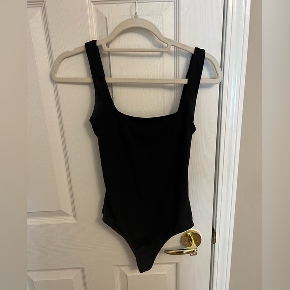 Black Size S Babaton Square Neck Contour Bodysuit - Picture 2 of 4